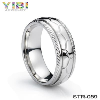 A fashionable stainless steel ring