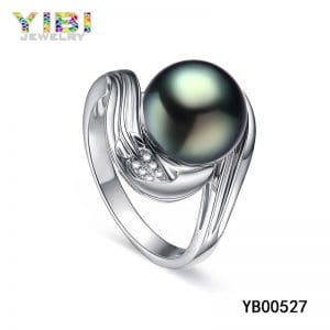 Women’s brass ring jewelry with black pearl