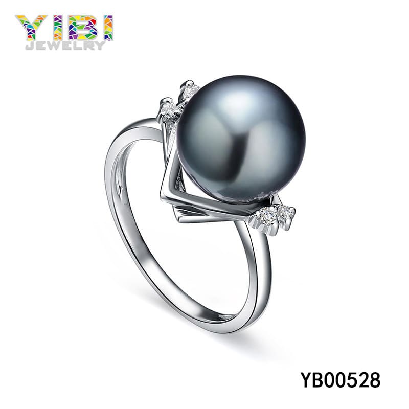 Natural tahitian black pearl ring