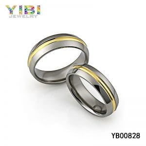 Luxury titanium ring with round gold inlay